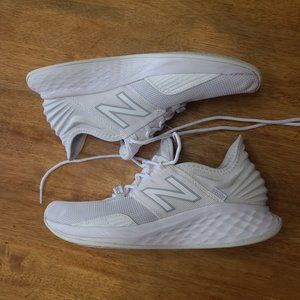 New Balance Fresh Foam ROAV All White Women's Size 9